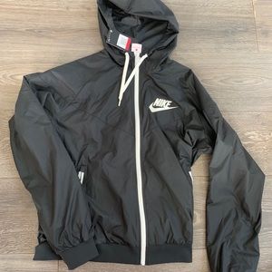NWT NIKE WINDBREAKER JACKET